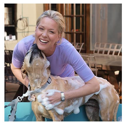 booster-bath-women-dog1.jpg
